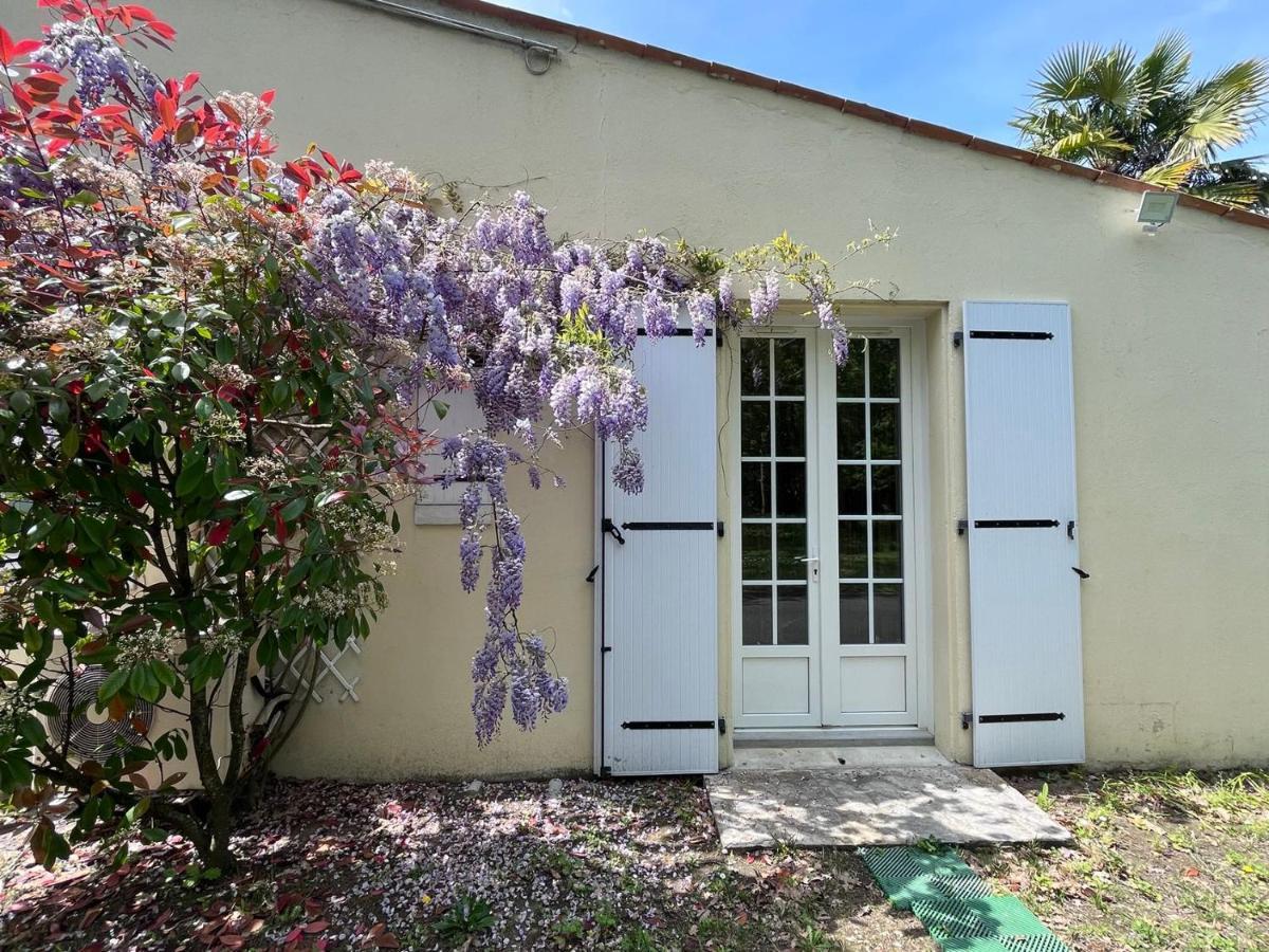 Villa De LʼÉguille Buitenkant foto